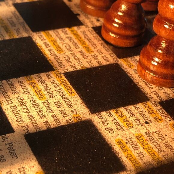 Scrapbook Chess Set - Highlighted Newspaper - Picture 2 of 12